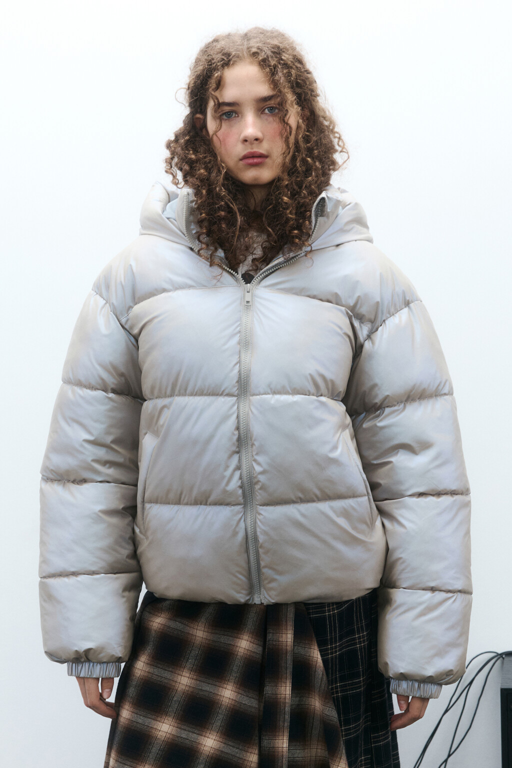 Куртка стеганая из блестящей ткани - цвет серый - 3