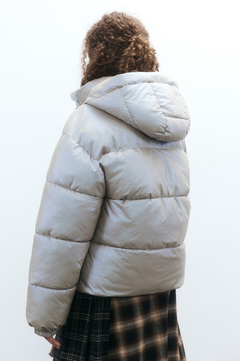 Куртка стеганая из блестящей ткани - цвет серый - 4