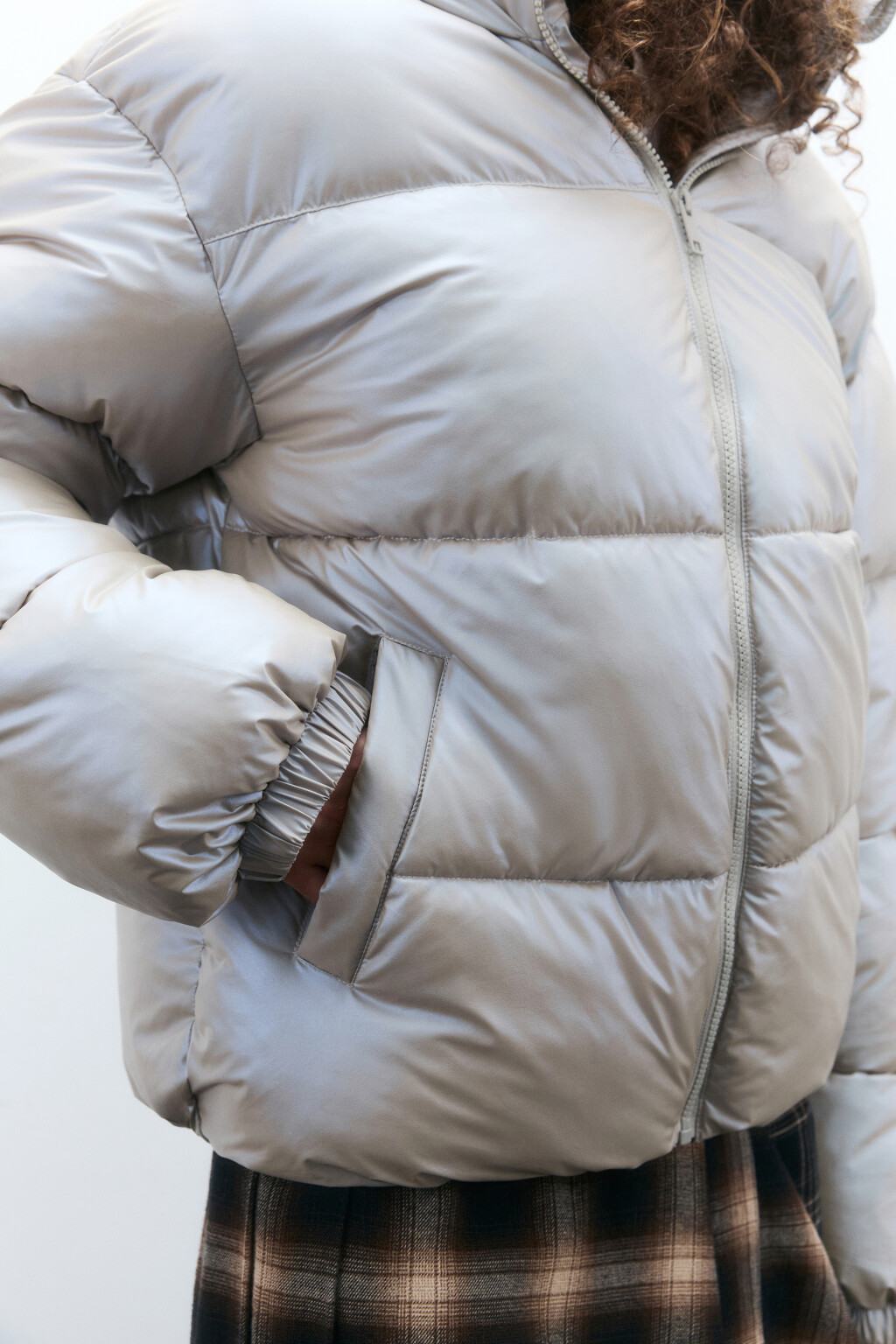 Куртка стеганая из блестящей ткани - цвет серый - 7