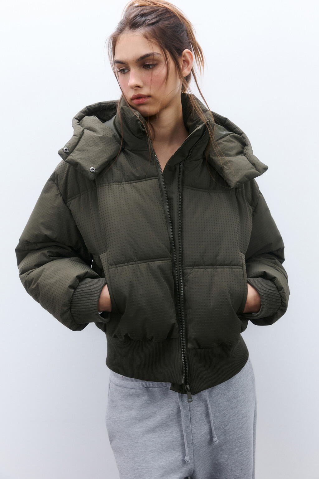 Куртка укороченная с капюшоном - цвет зеленый - 1
