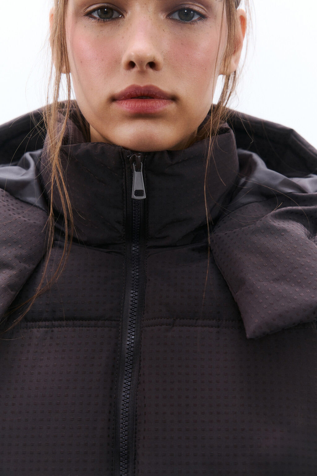 Куртка укороченная с капюшоном - цвет коричневый - 5