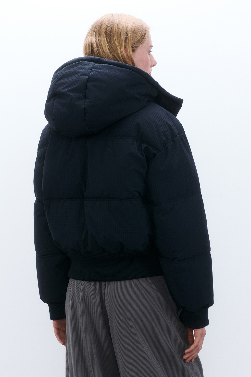 Куртка укороченная с капюшоном - цвет черный - 3