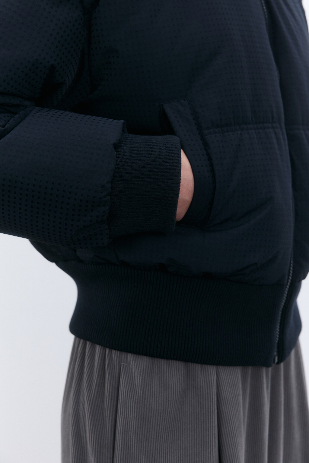 Куртка укороченная с капюшоном - цвет черный - 6