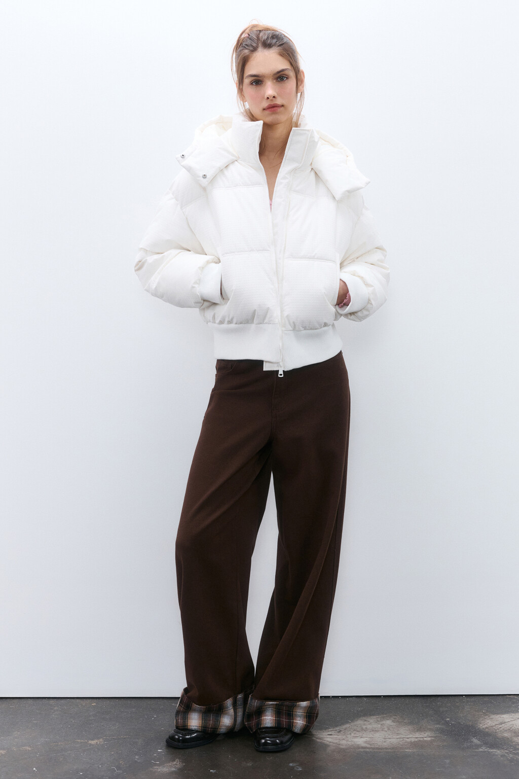 Куртка укороченная с капюшоном - цвет молочный - 4