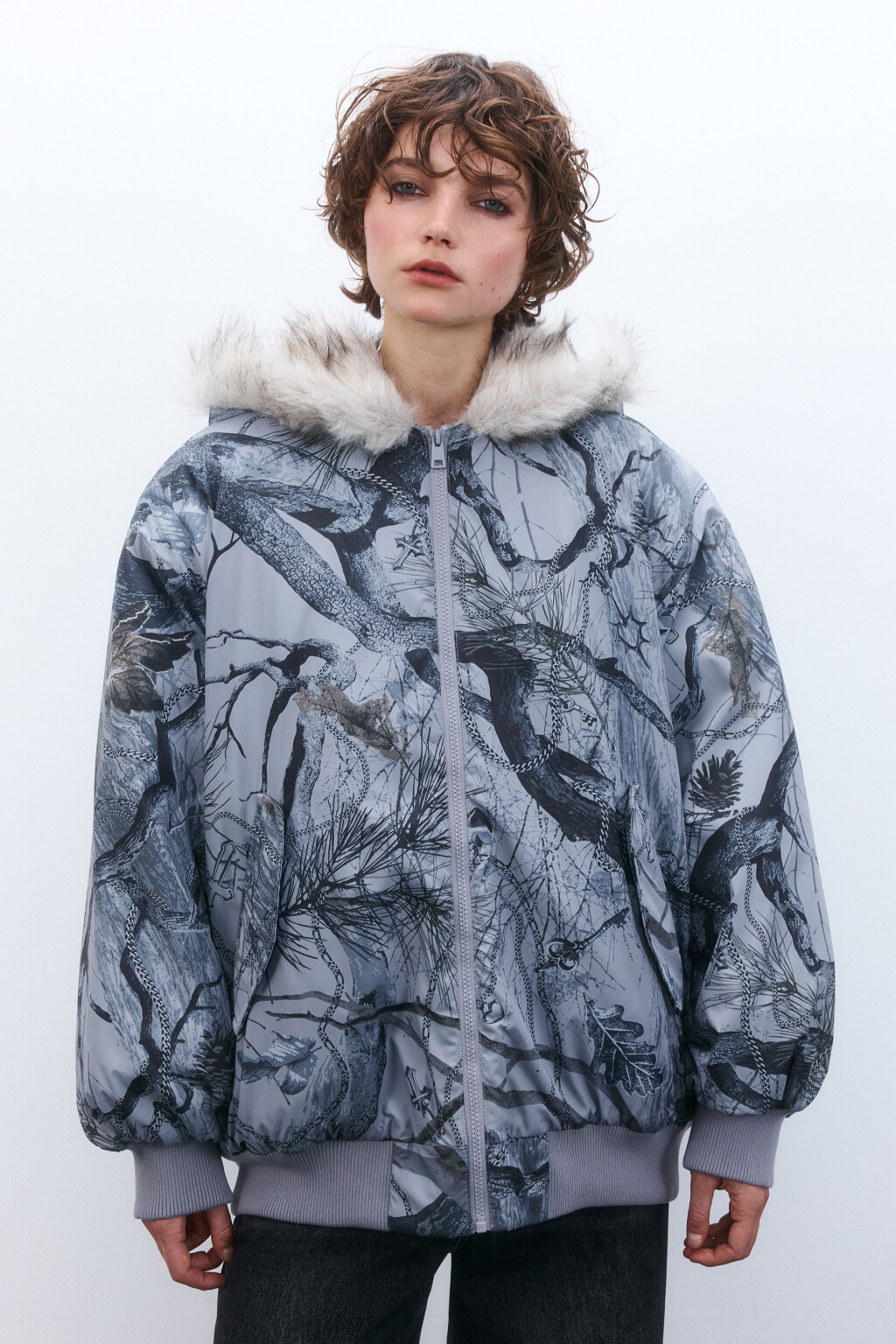 Бомбер с капюшоном и меховой отделкой - цвет мультиколор - 2