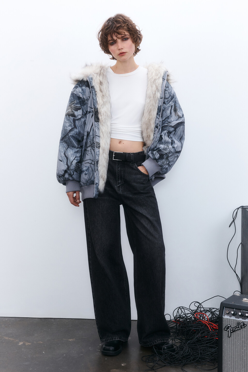 Бомбер с капюшоном и меховой отделкой - цвет мультиколор - 4