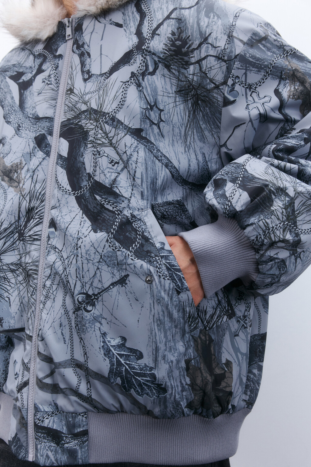 Бомбер с капюшоном и меховой отделкой - цвет мультиколор - 6