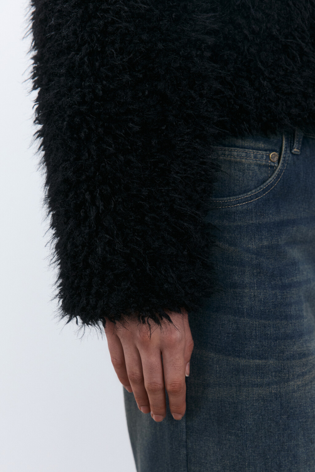 Куртка на молнии из искусственного меха - цвет черный - 7