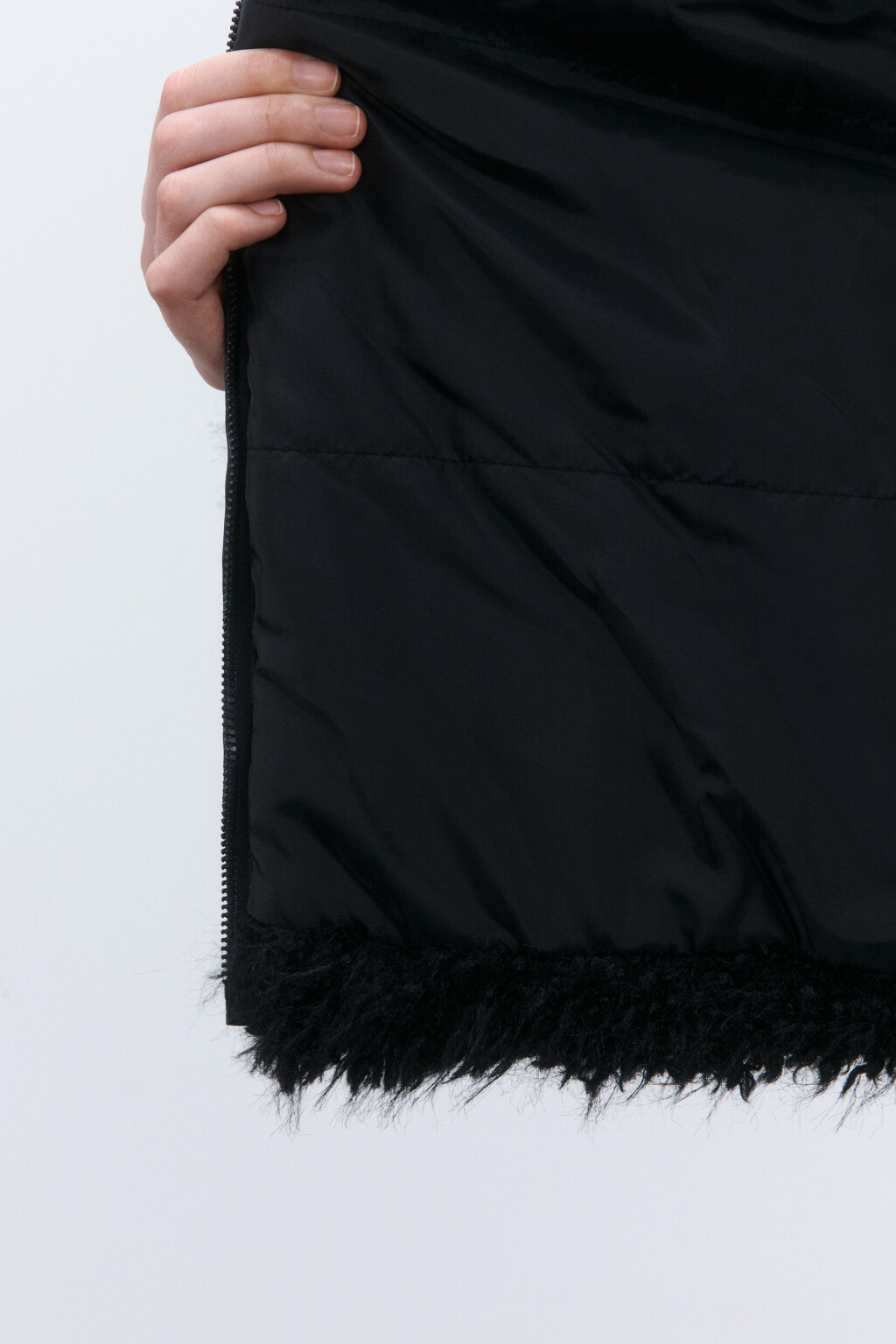Куртка на молнии из искусственного меха - цвет черный - 8