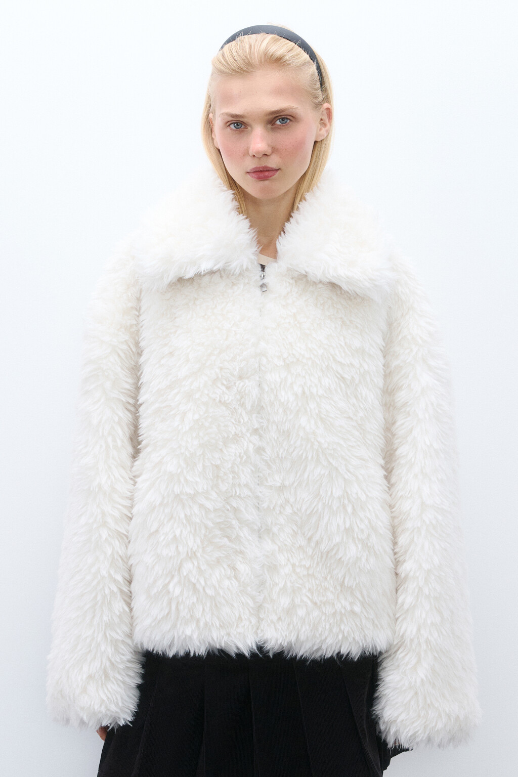 Куртка на молнии с длинным ворсом - цвет молочный - 4