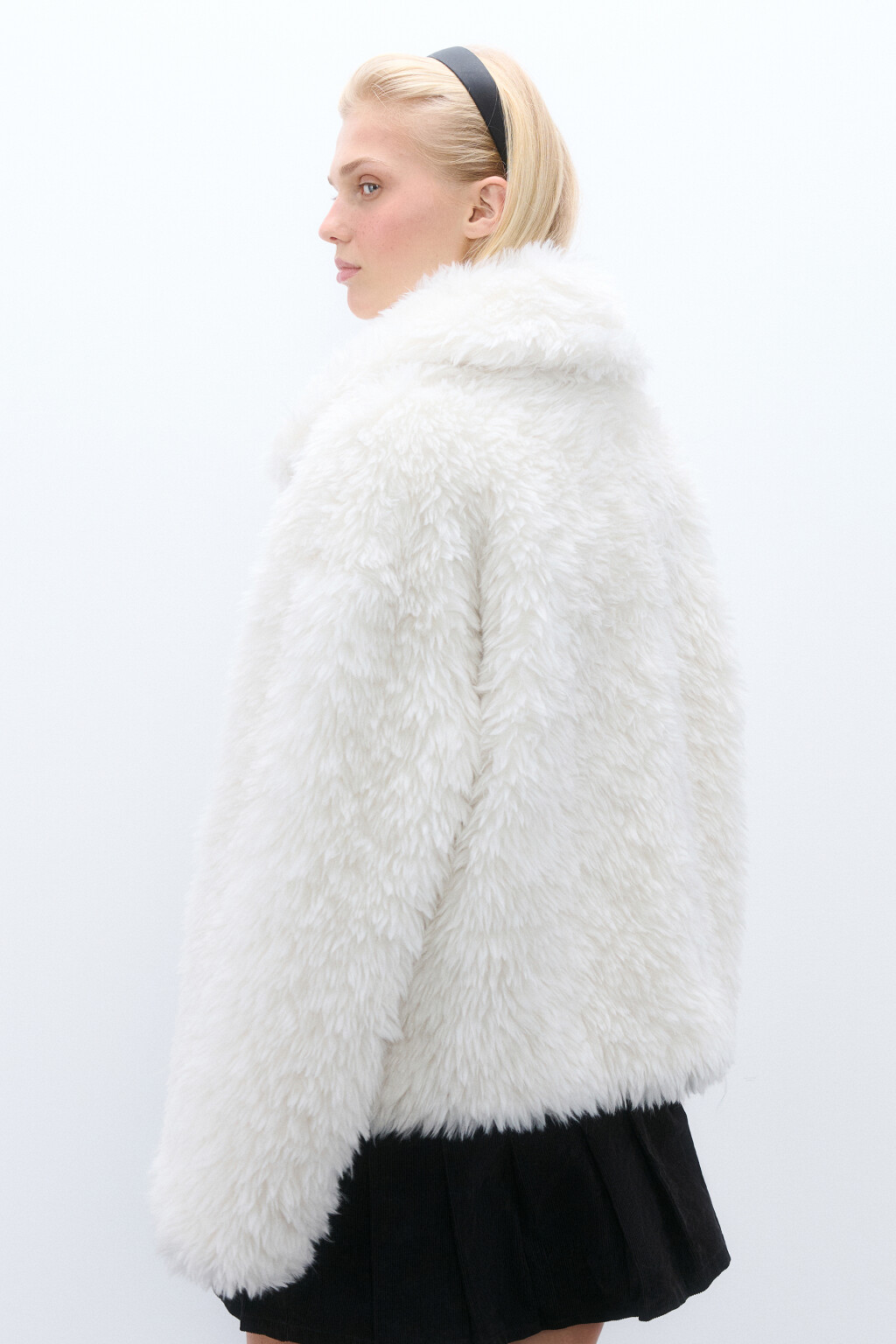 Куртка на молнии с длинным ворсом - цвет молочный - 5