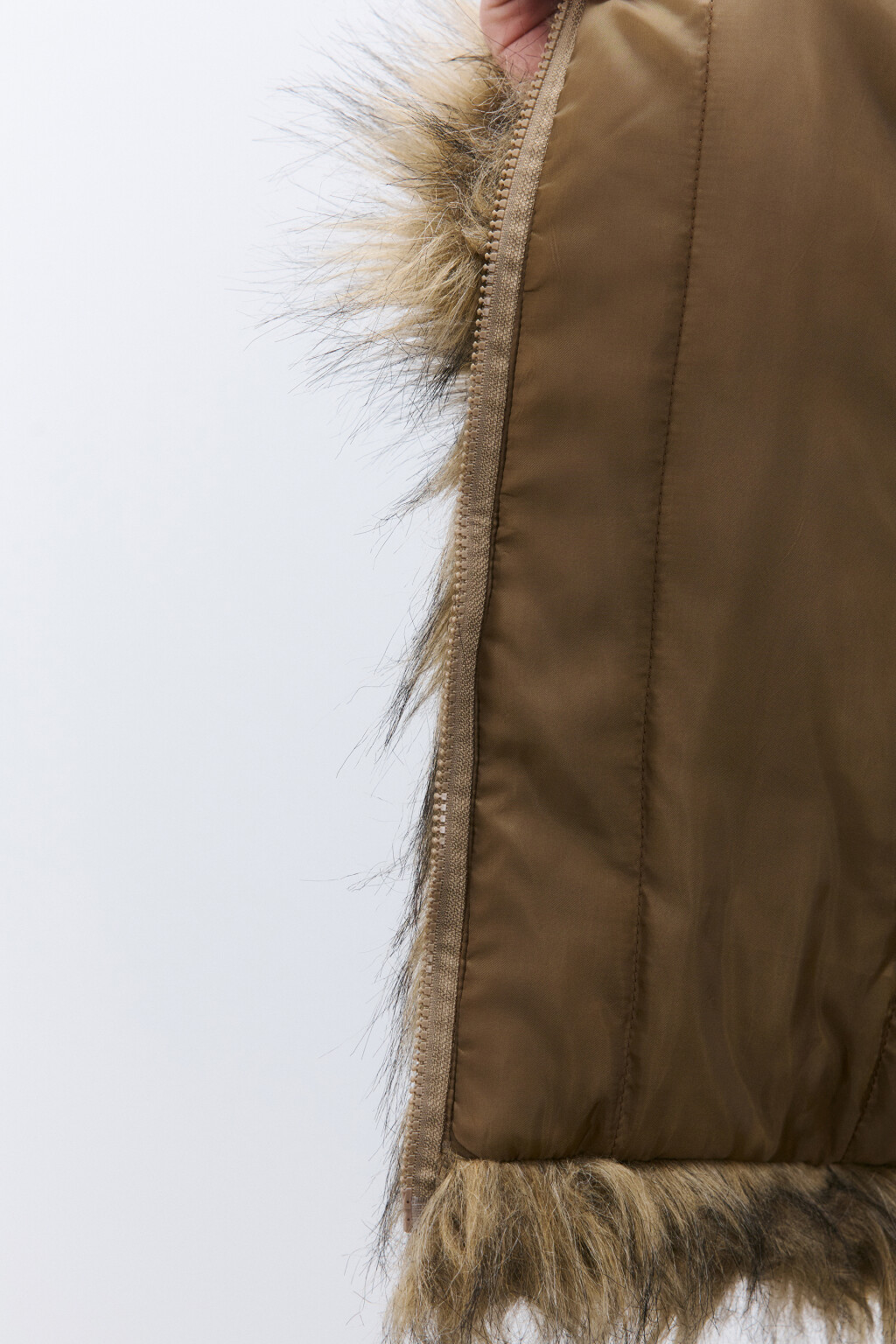 Шуба с длинным ворсом и капюшоном - цвет мультиколор - 8