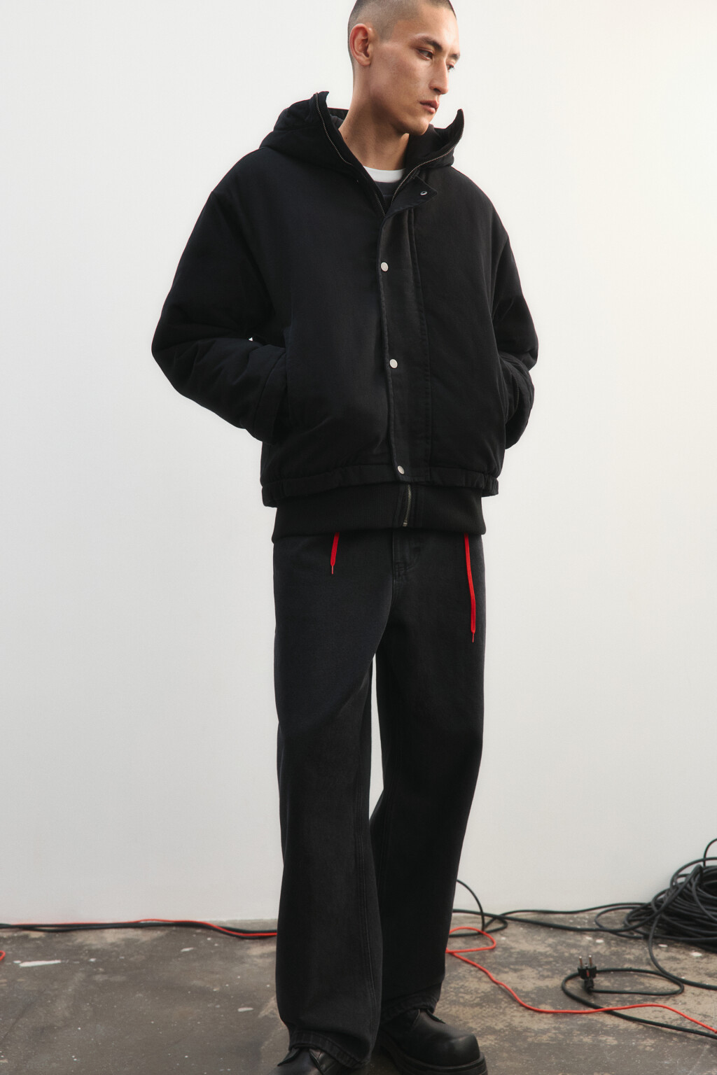 Куртка джинсовая утепленная с капюшоном - цвет черный - 1