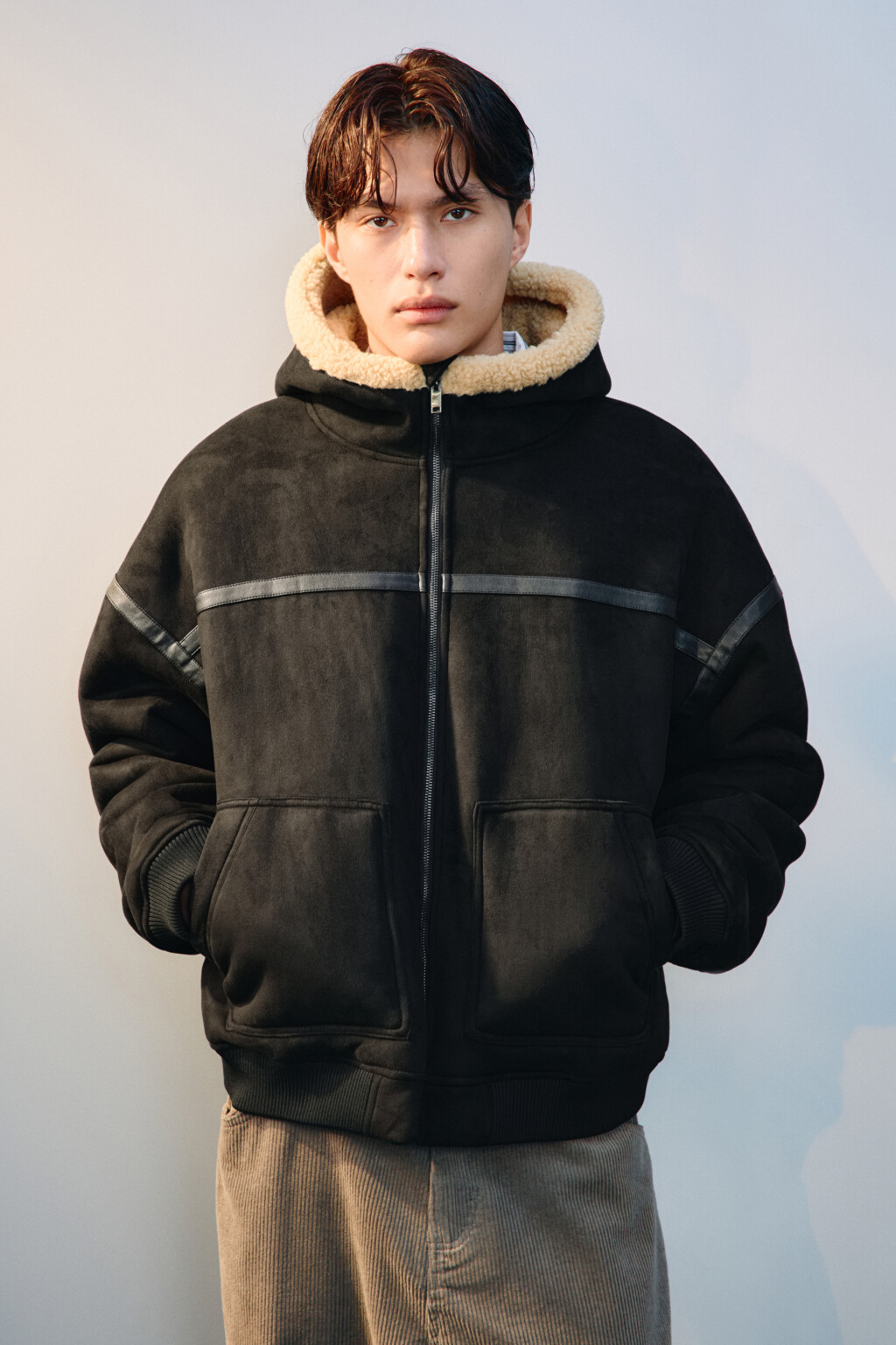 Куртка-дубленка утепленная с капюшоном - цвет черный - 4