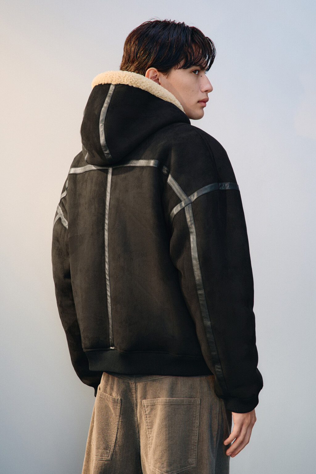 Куртка-дубленка утепленная с капюшоном - цвет черный - 5