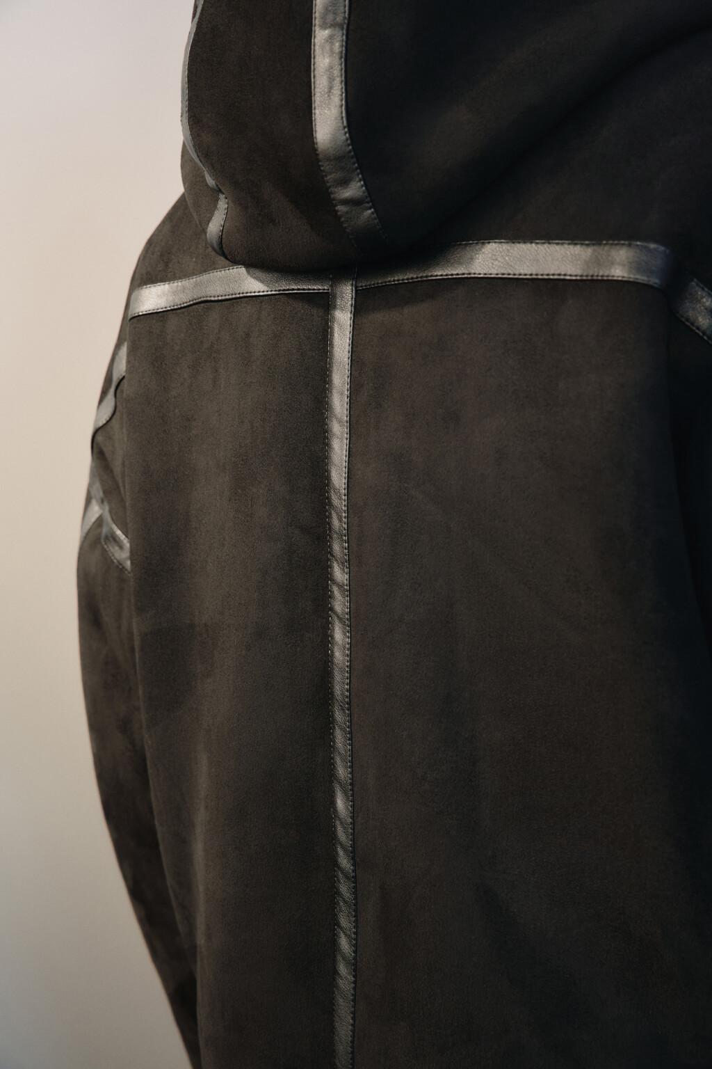 Куртка-дубленка утепленная с капюшоном - цвет черный - 8