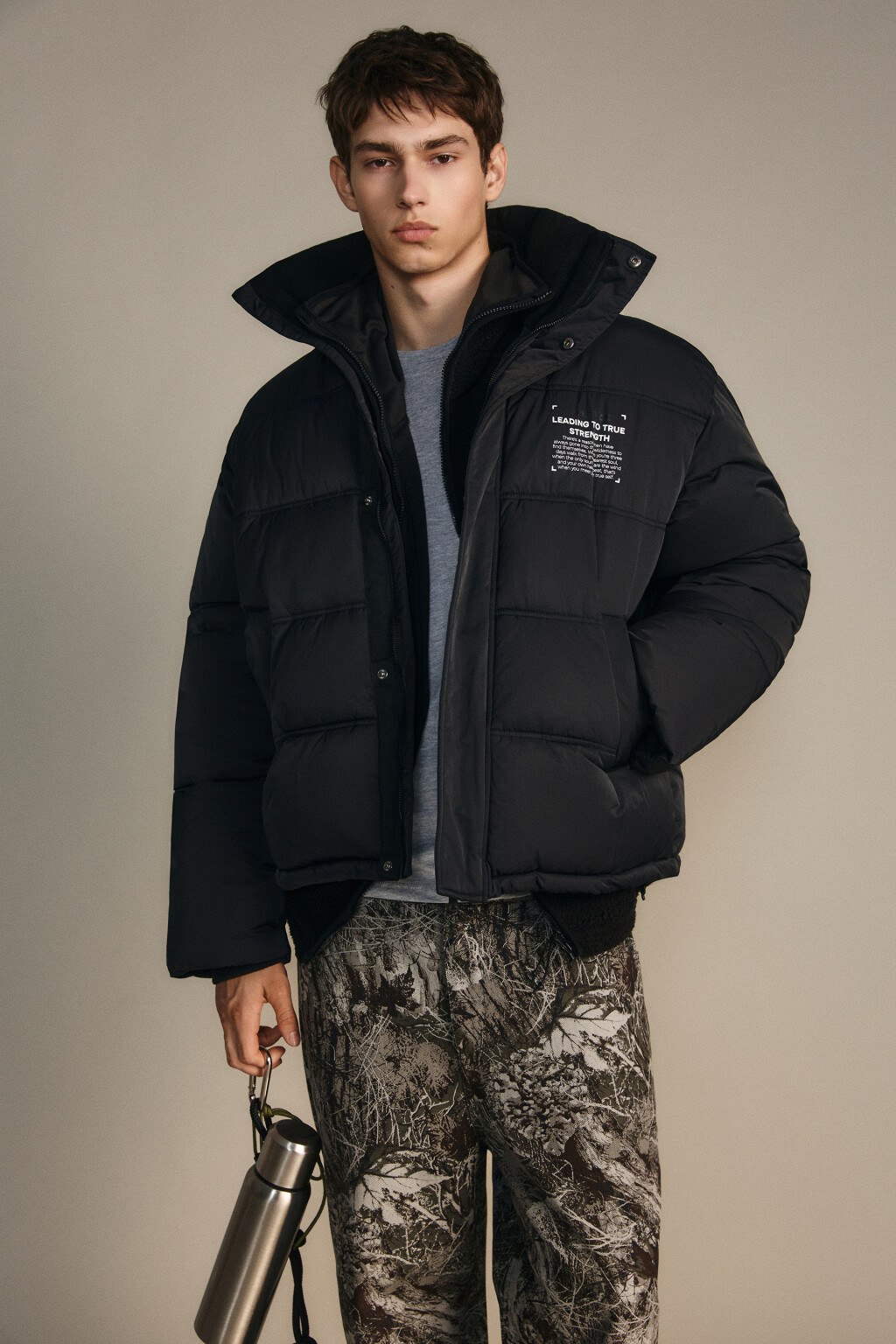 Куртка стеганая с принтом-надписью - цвет черный - 1