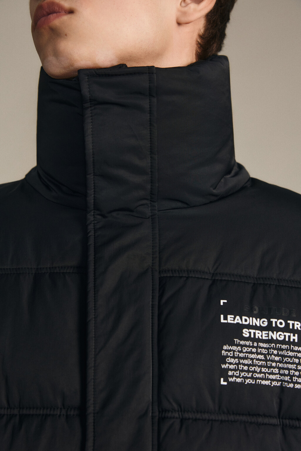 Куртка стеганая с принтом-надписью - цвет черный - 5