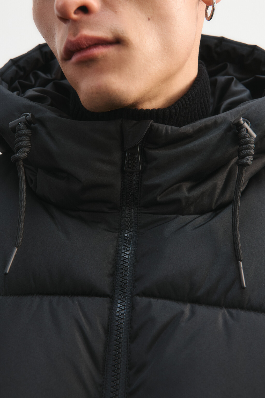 Куртка стеганая с капюшоном - цвет черный - 6