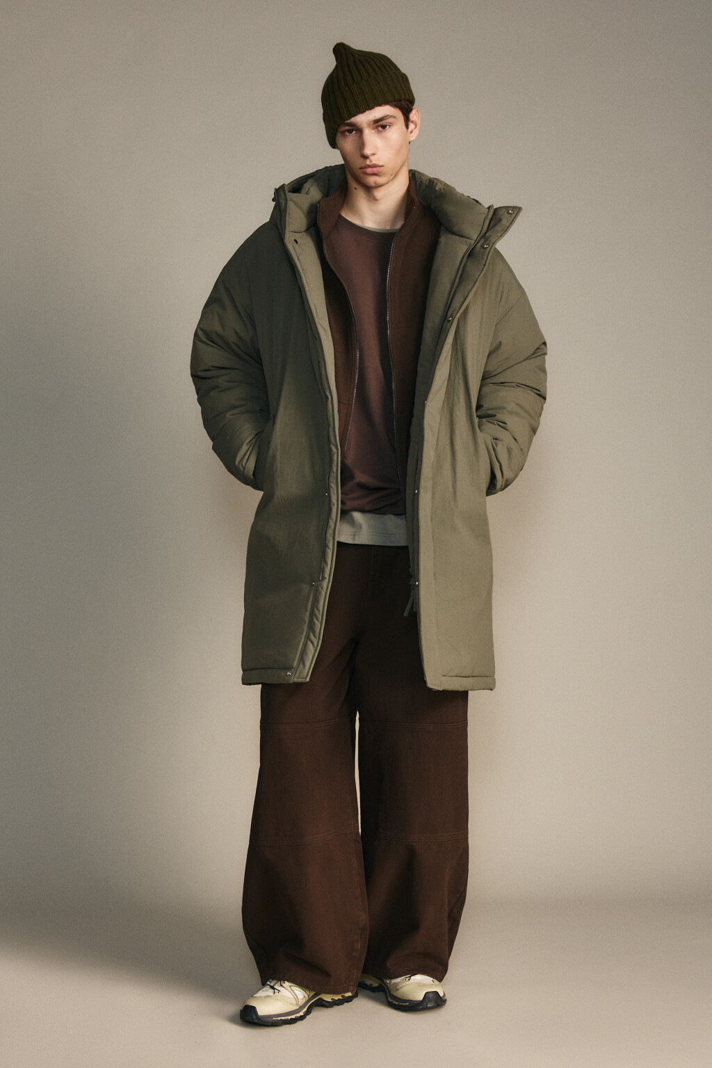 Пальто на утеплителе с капюшоном - цвет зеленый - 5