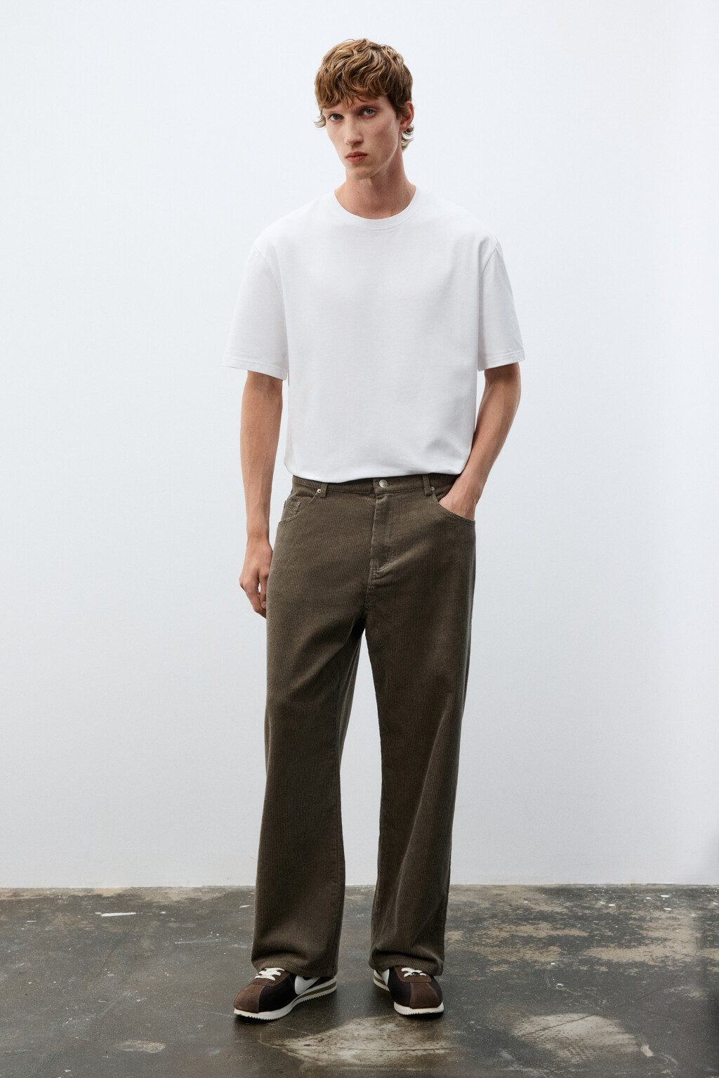 Брюки широкие из вельвета - цвет коричневый - 4