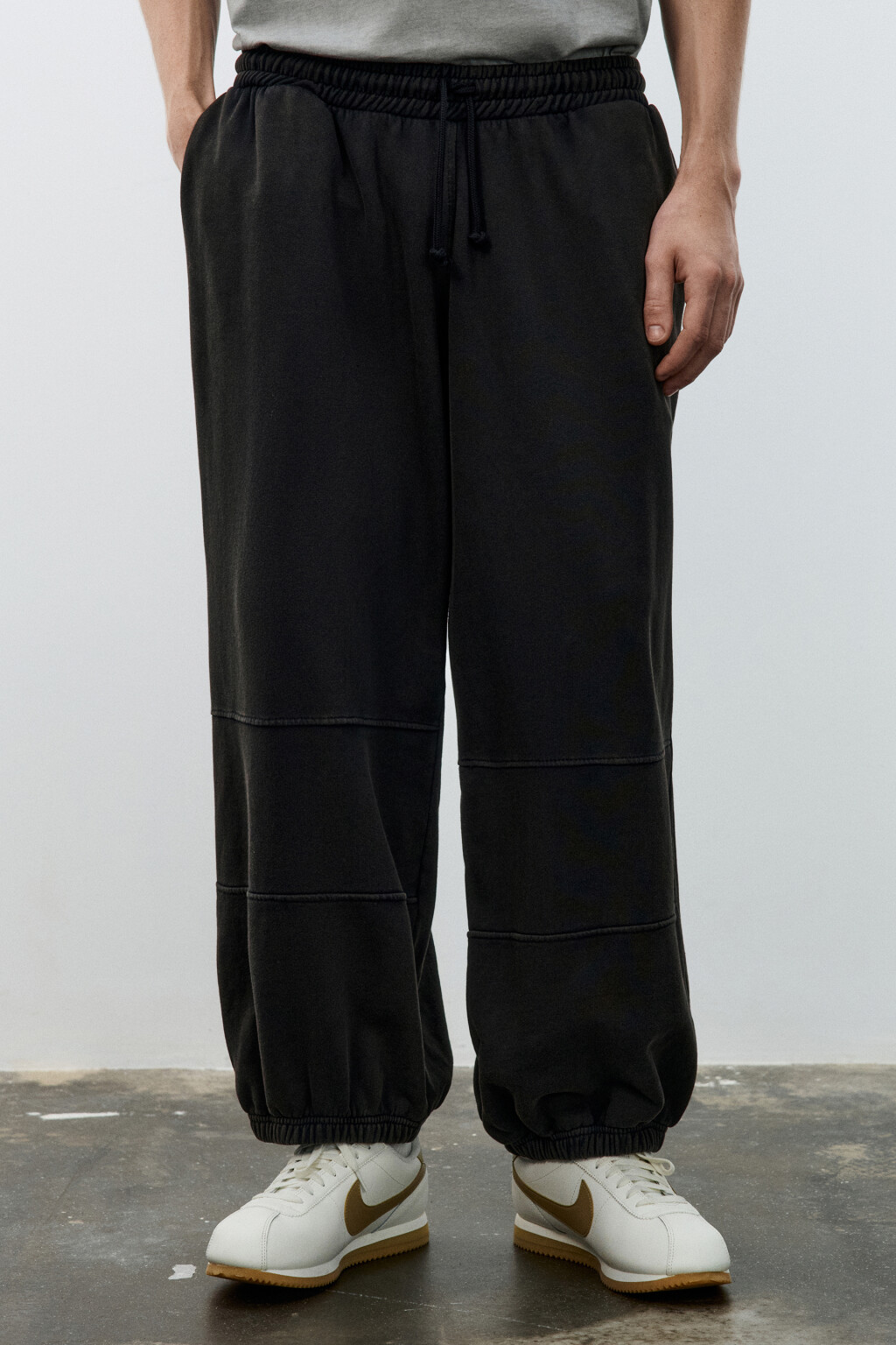 Брюки-джоггеры из хлопка - цвет черный - 2