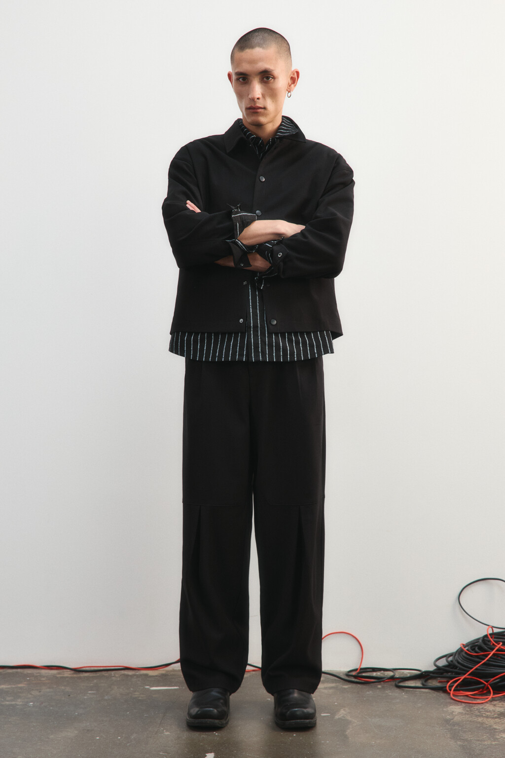 Брюки baggy fit широкие со складками - цвет черный - 4