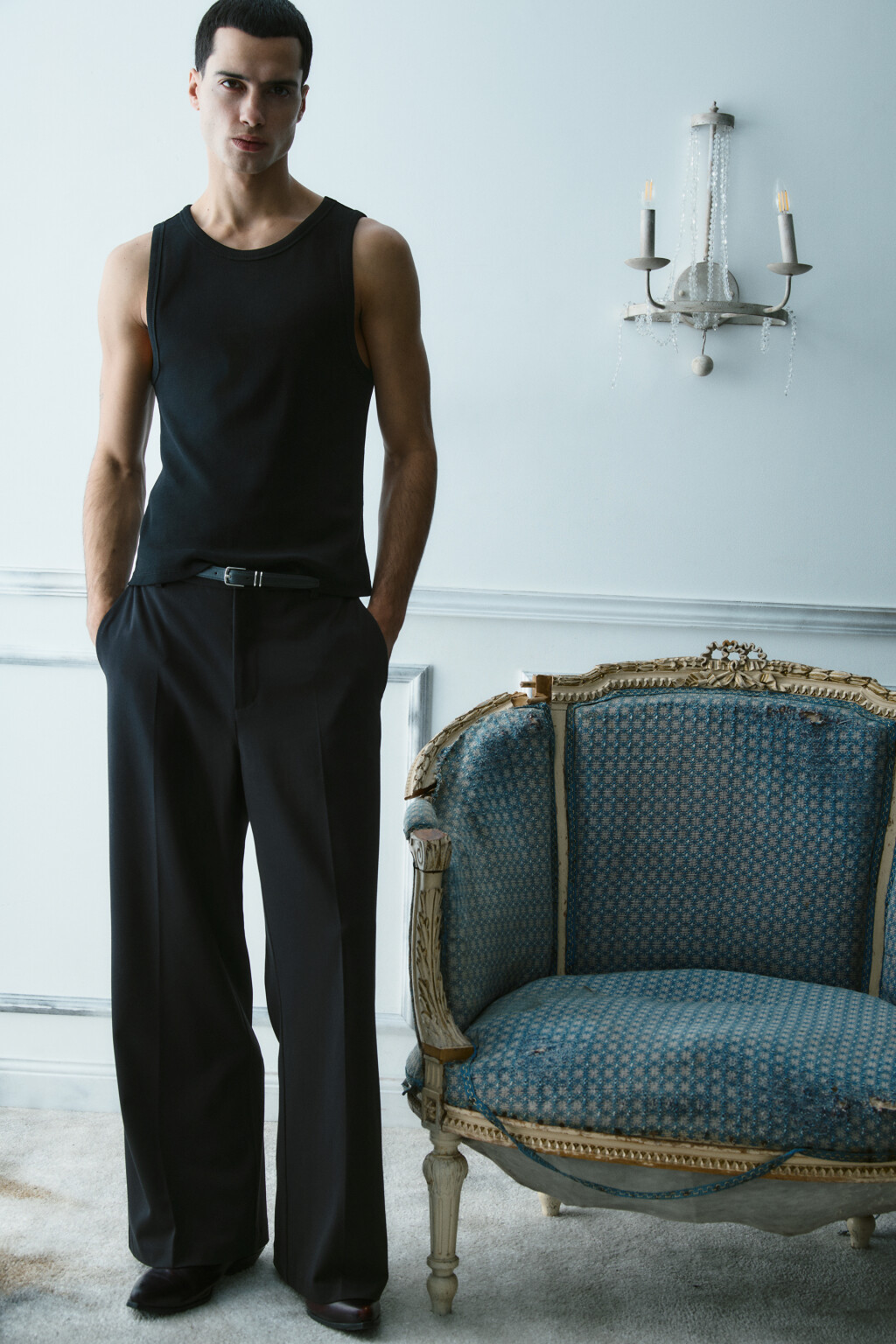 Брюки клеш костюмные - цвет черный - 1