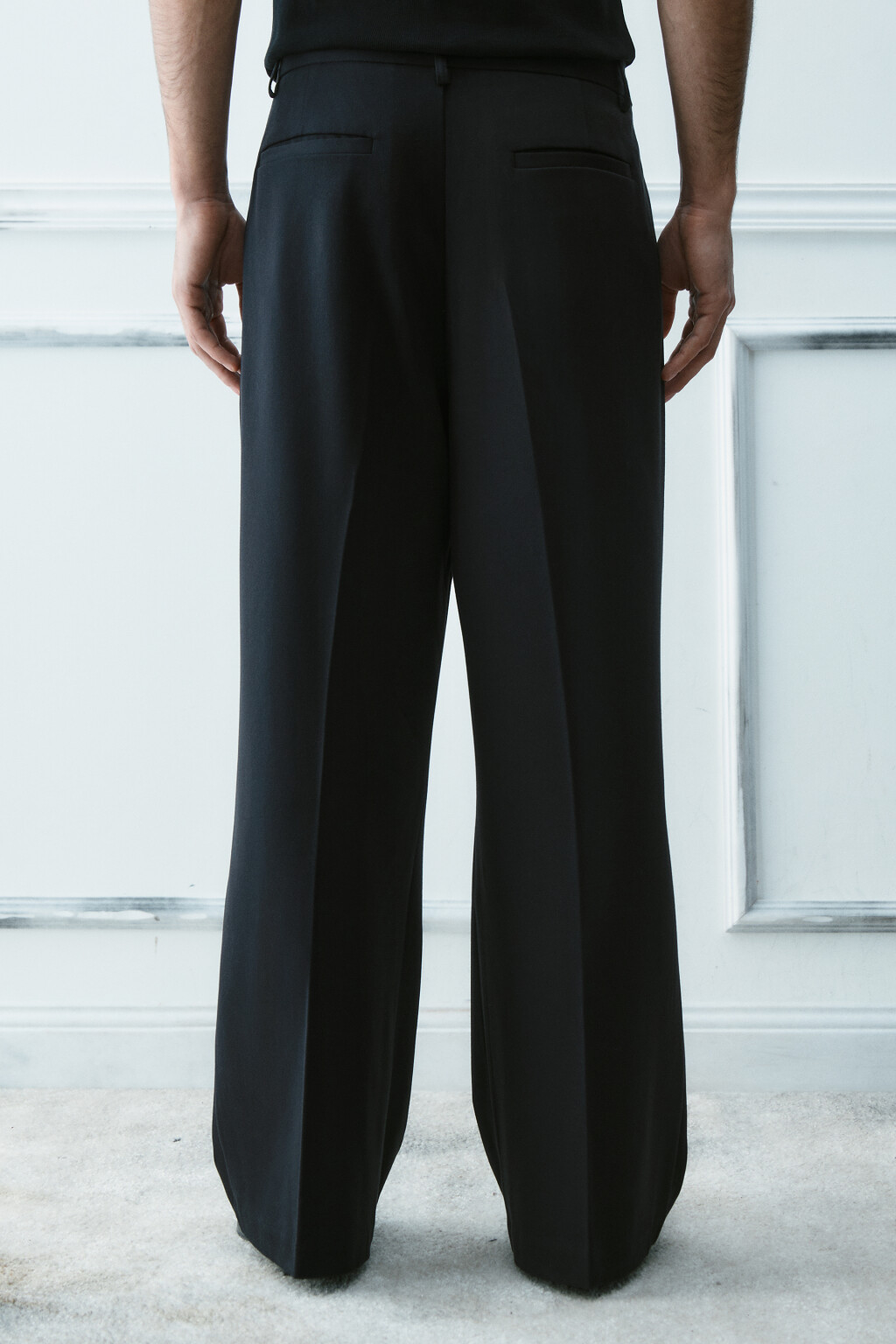 Брюки клеш костюмные - цвет черный - 2