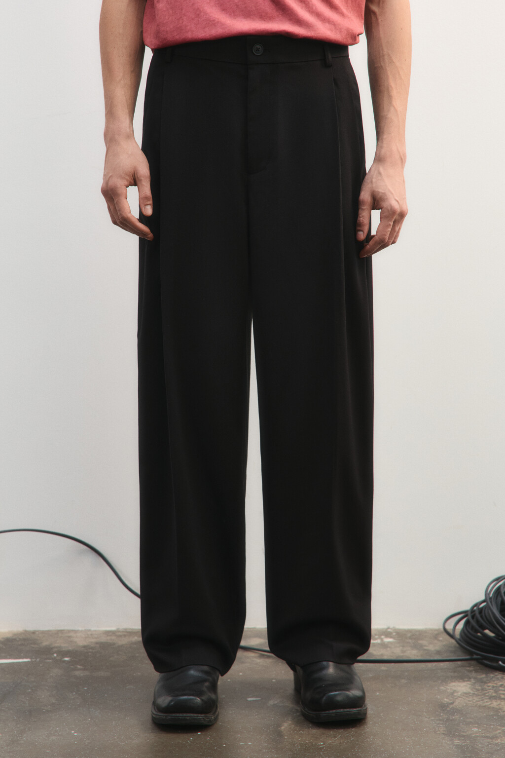 Брюки широкие костюмные - цвет черный - 2