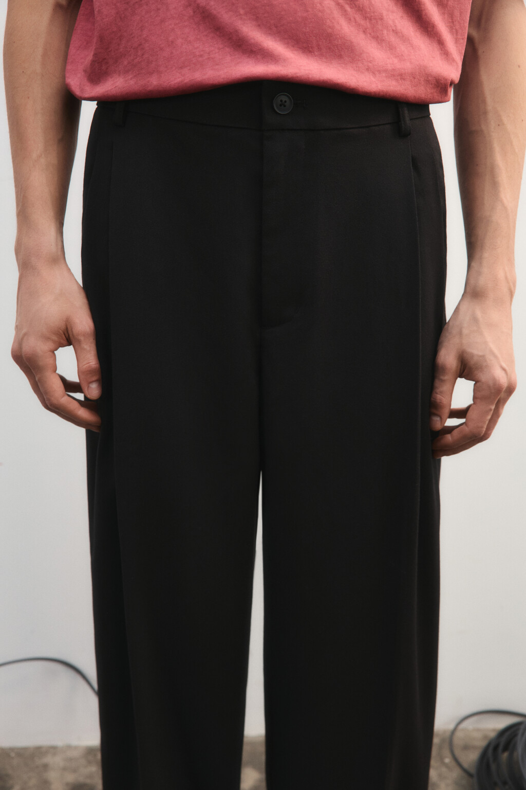 Брюки широкие костюмные - цвет черный - 5