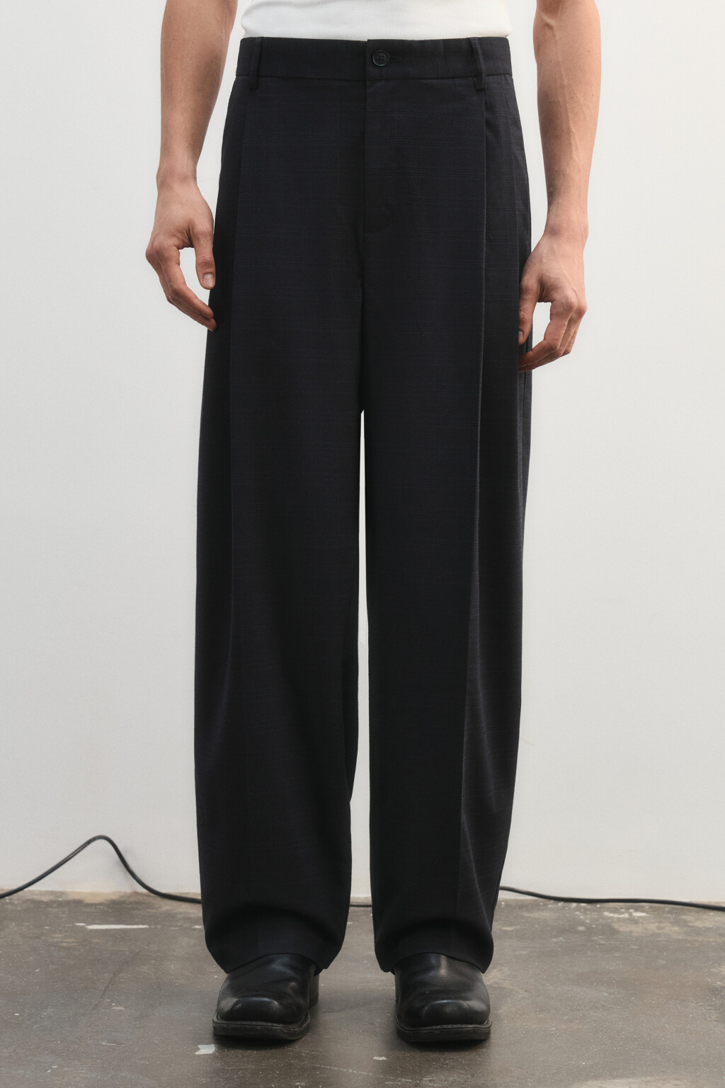 Брюки широкие костюмные - цвет черный - 2