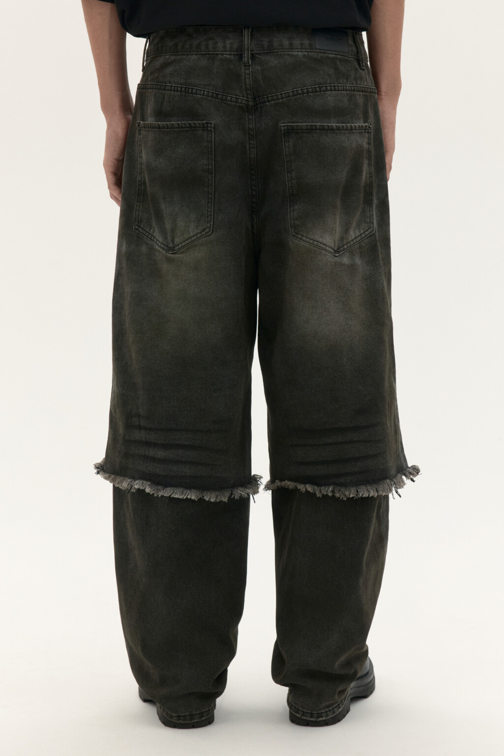 Джинсы широкие с рваным декором - цвет серый - 4