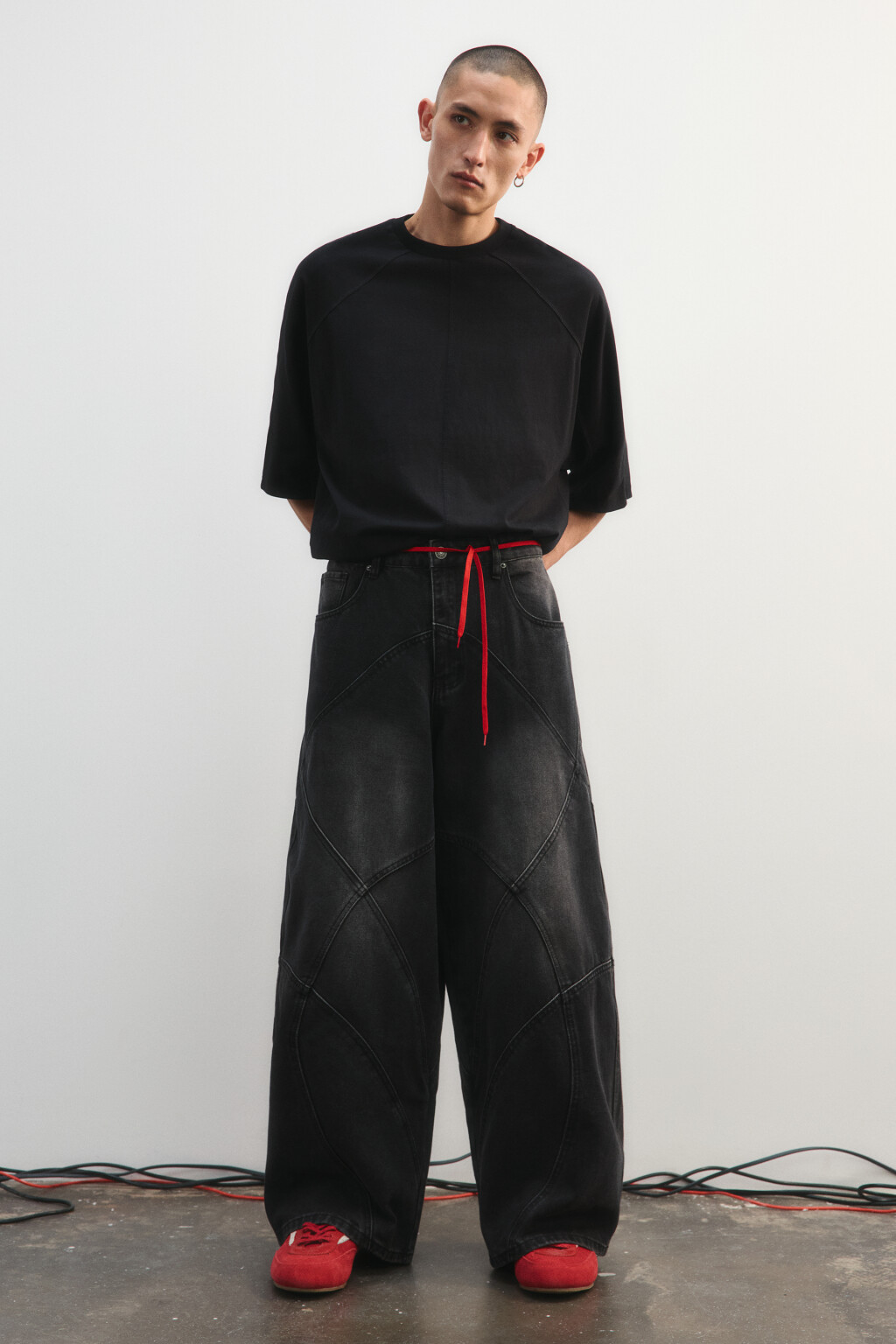 Джинсы baggy fit с декоративными швами - цвет черный - 4