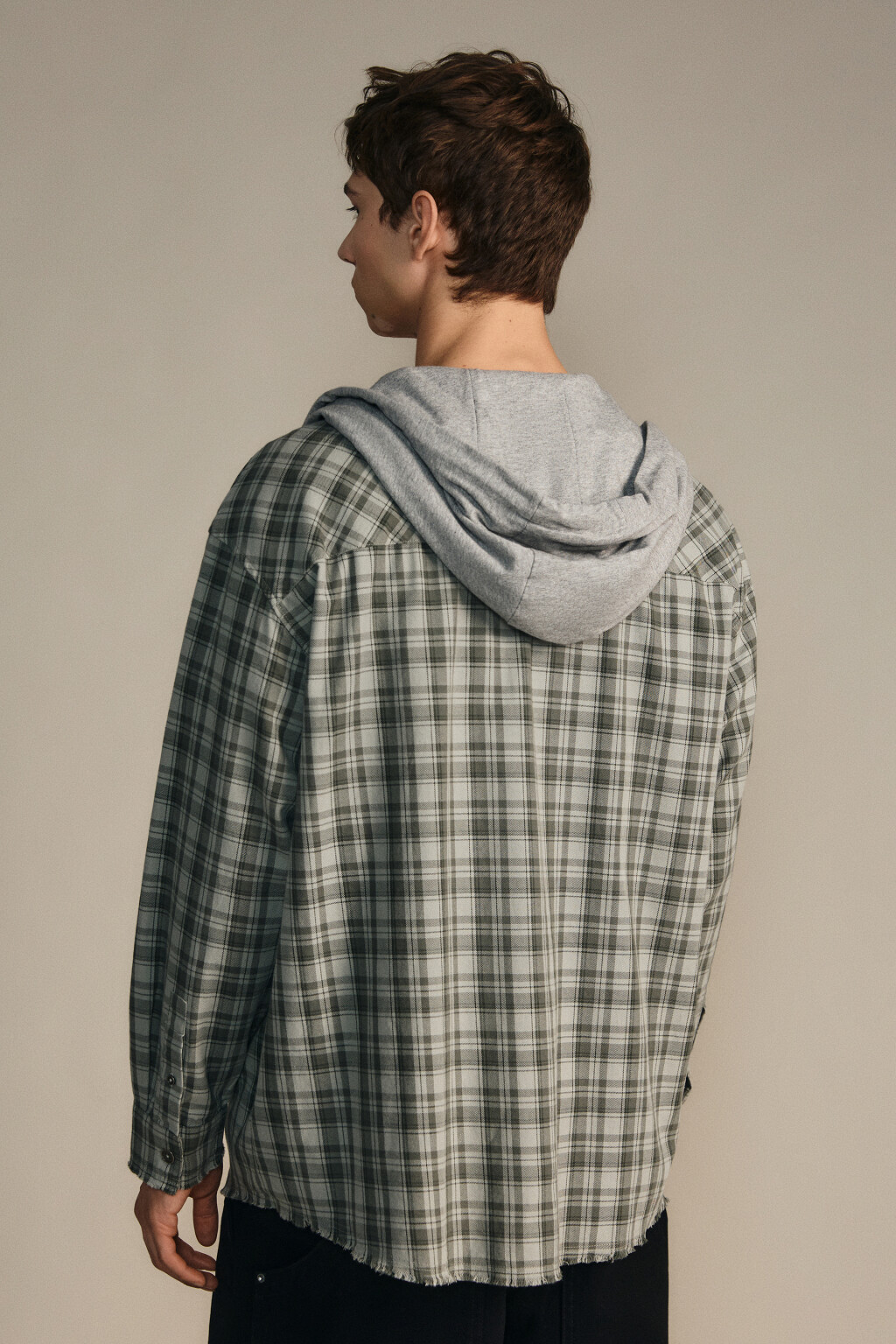 Рубашка в клетку с капюшоном - цвет зеленый - 4