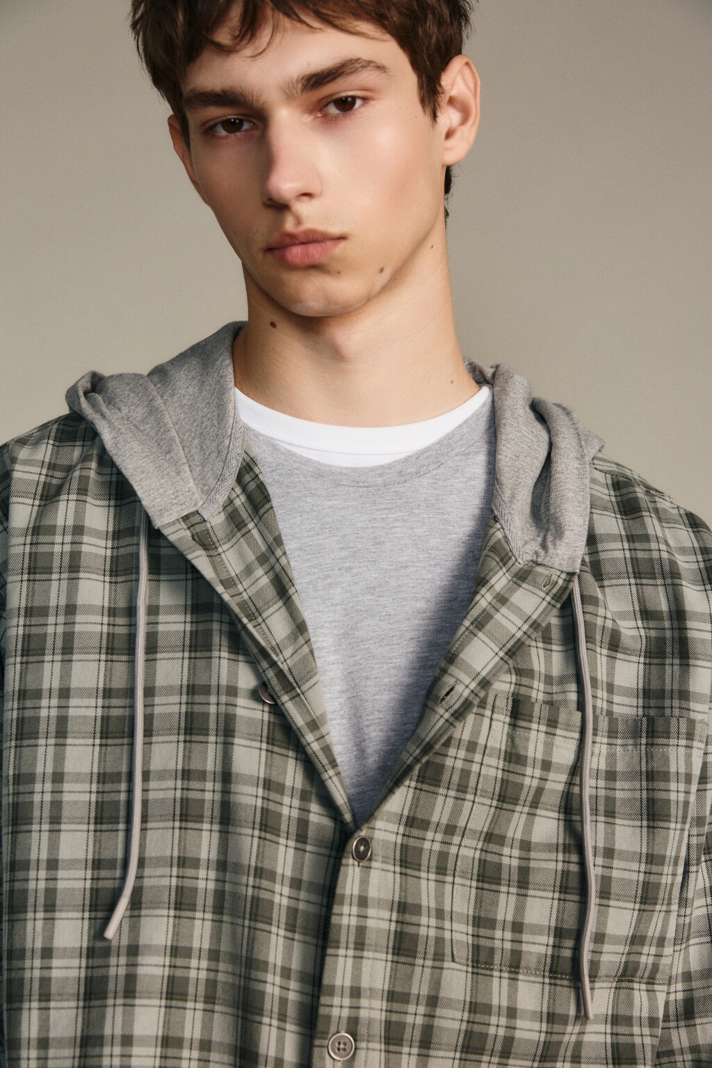 Рубашка в клетку с капюшоном - цвет зеленый - 6