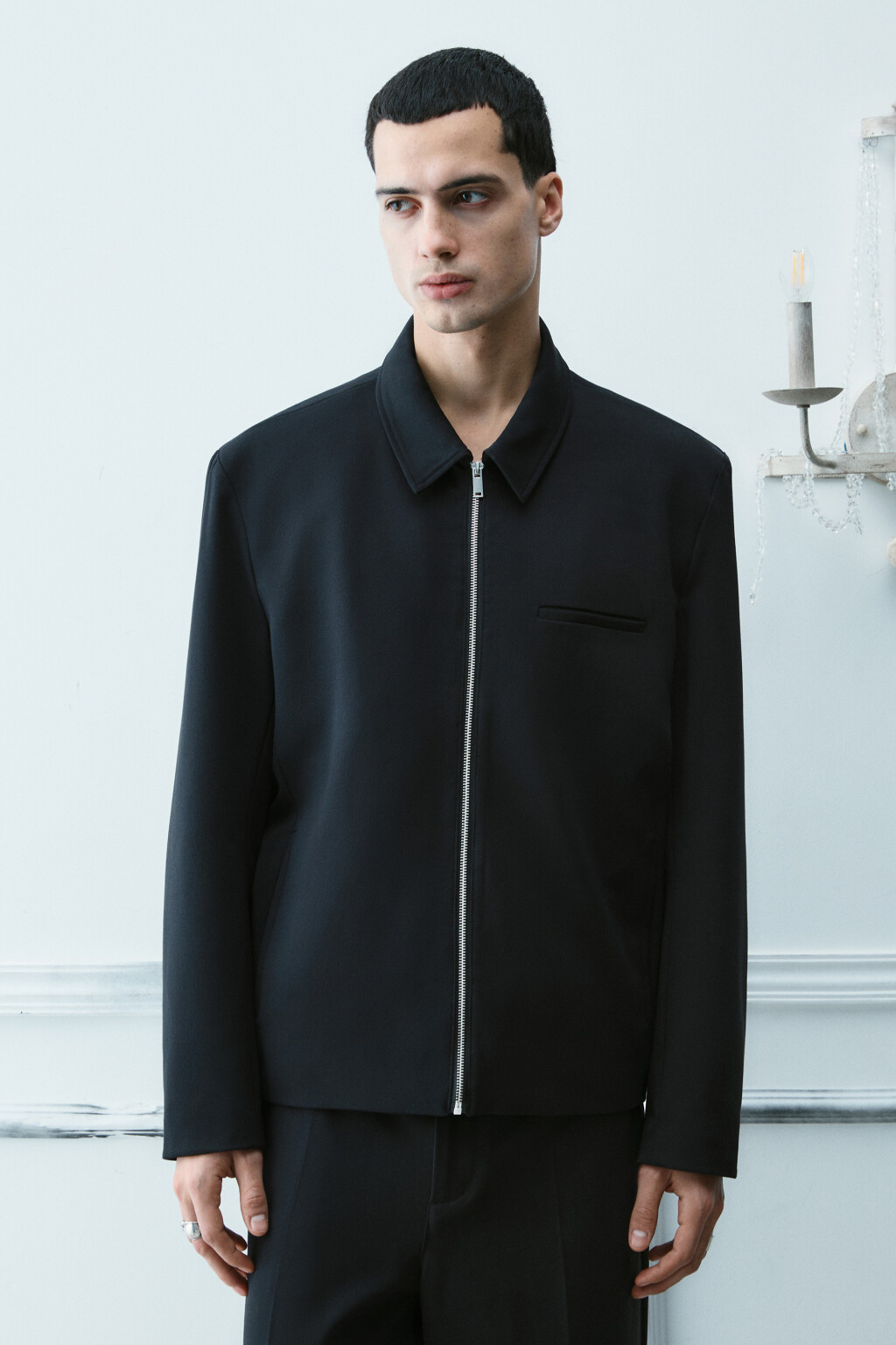 Пиджак короткий на молнии - цвет черный - 4