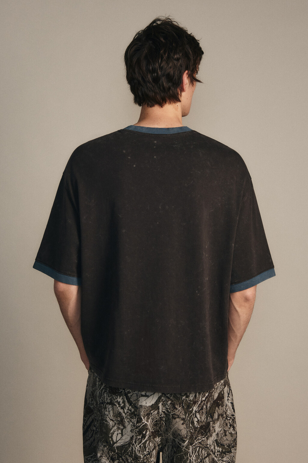 Футболка с принтом и окантовкой - цвет коричневый - 3