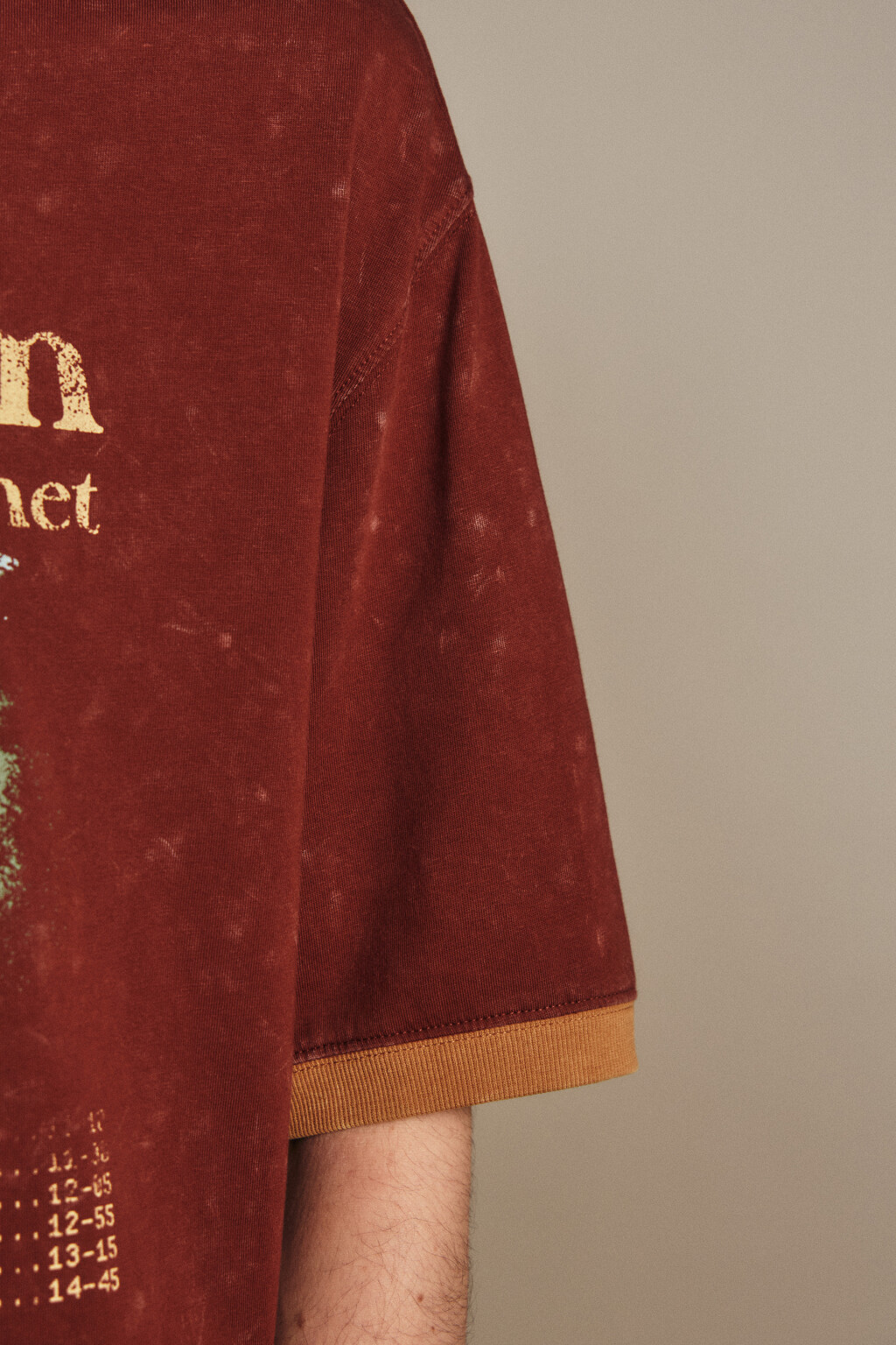 Футболка с принтом и окантовкой - цвет бордовый - 7