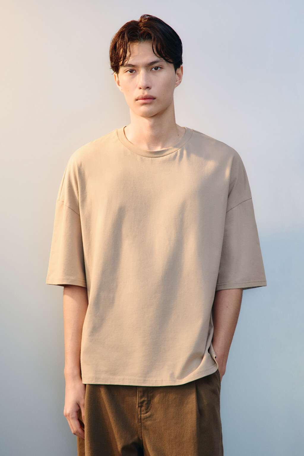 Футболка хлопковая с принтом - цвет бежевый - 2