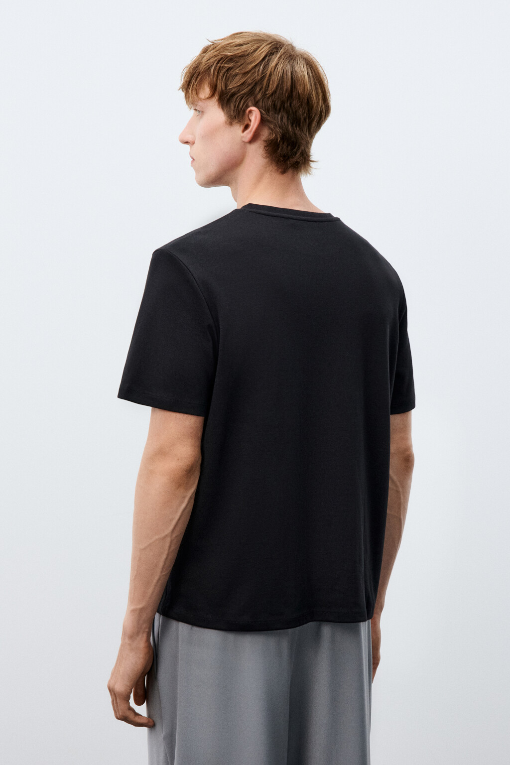 Футболка прямая из гладкой ткани - цвет черный - 4