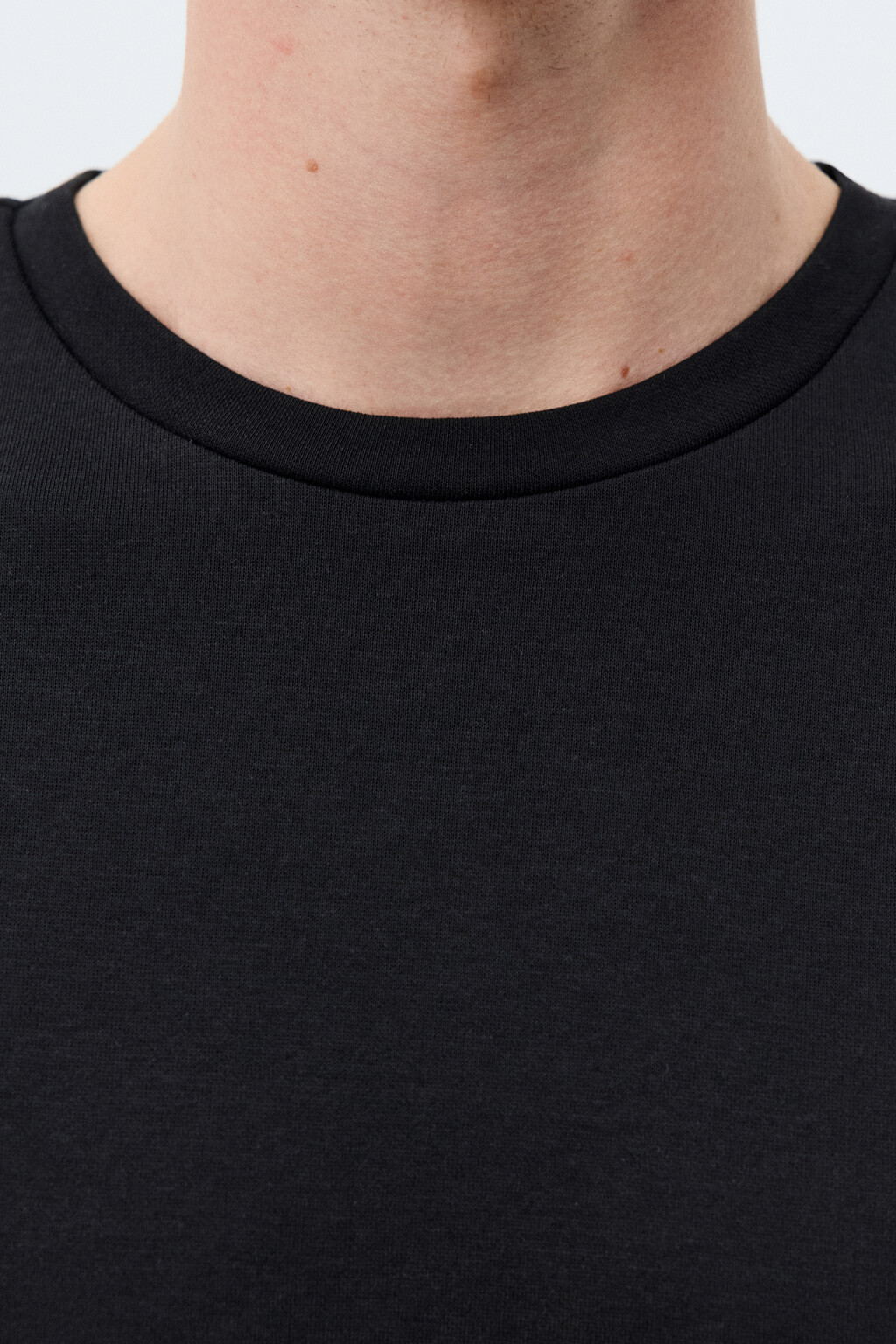Футболка прямая из гладкой ткани - цвет черный - 6