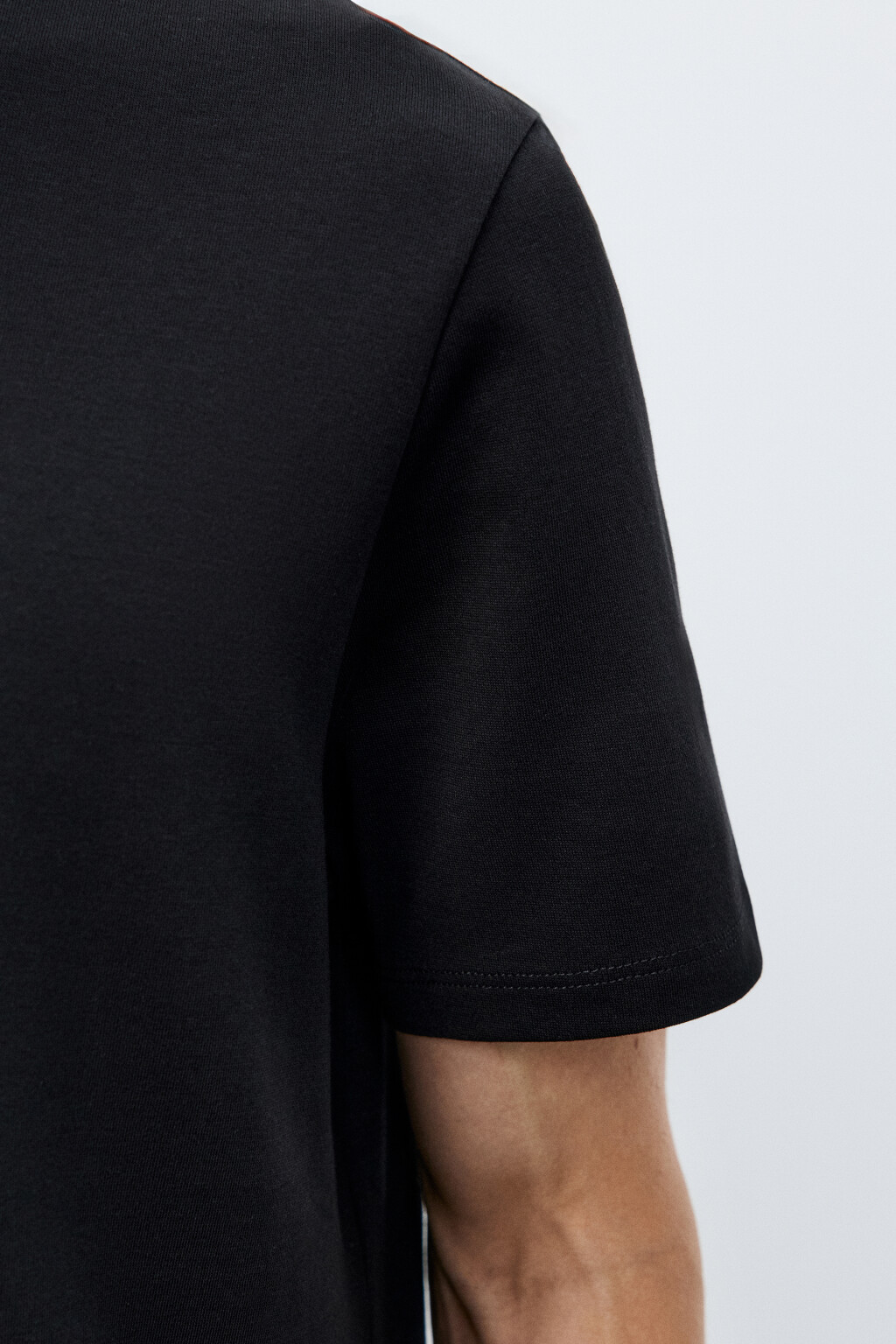 Футболка прямая из гладкой ткани - цвет черный - 7