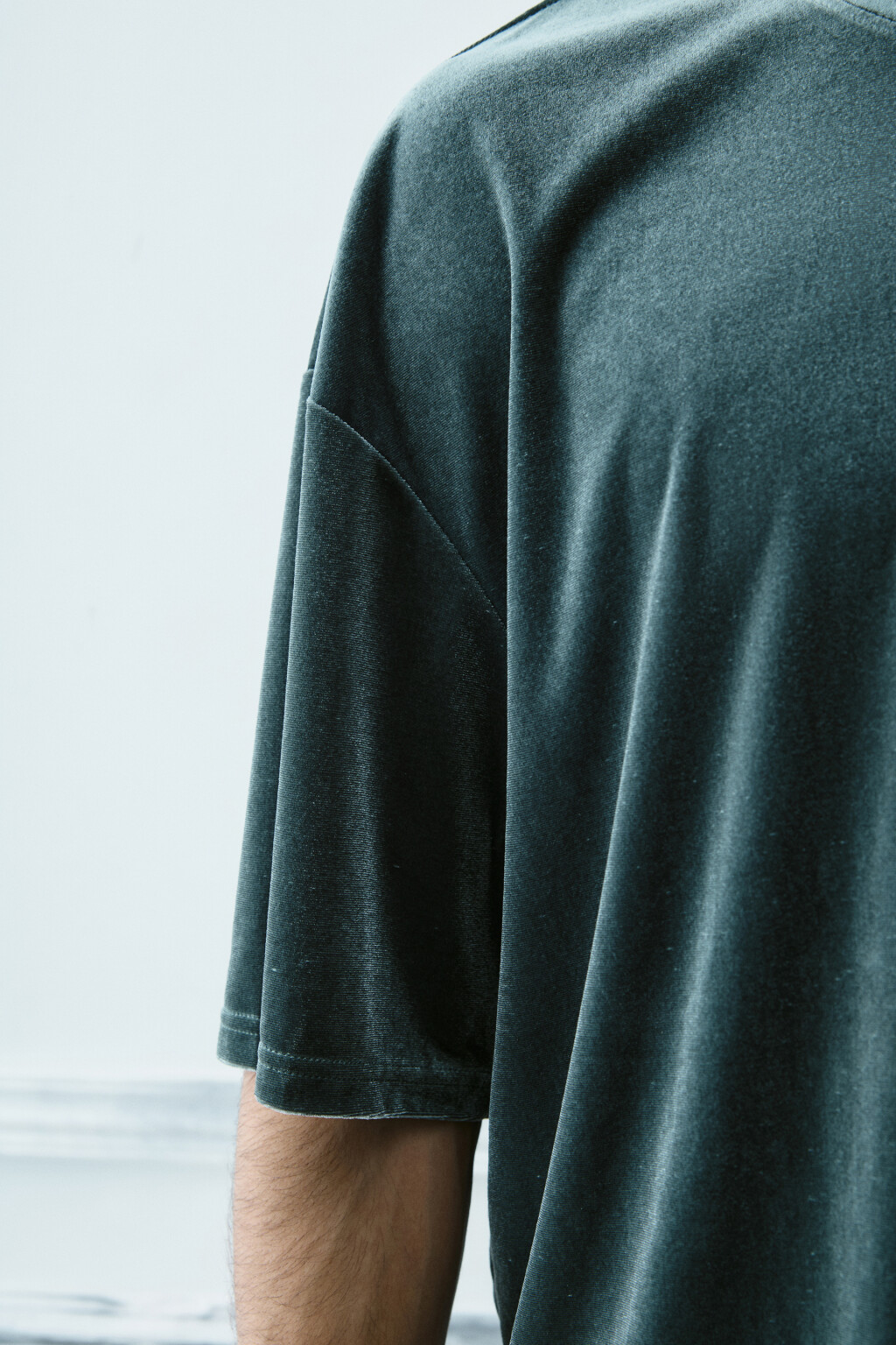 Футболка укороченная из велюра - цвет зеленый - 7