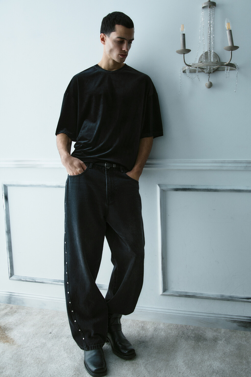 Футболка укороченная из велюра - цвет черный - 1