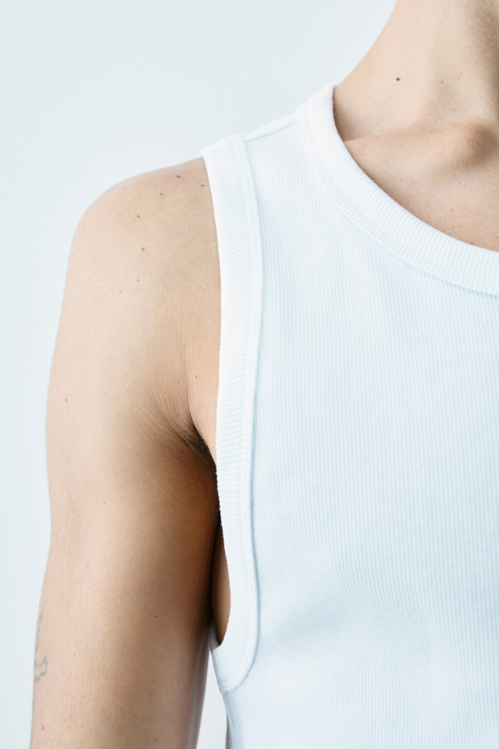 Майка базовая из трикотажа - цвет белый - 7
