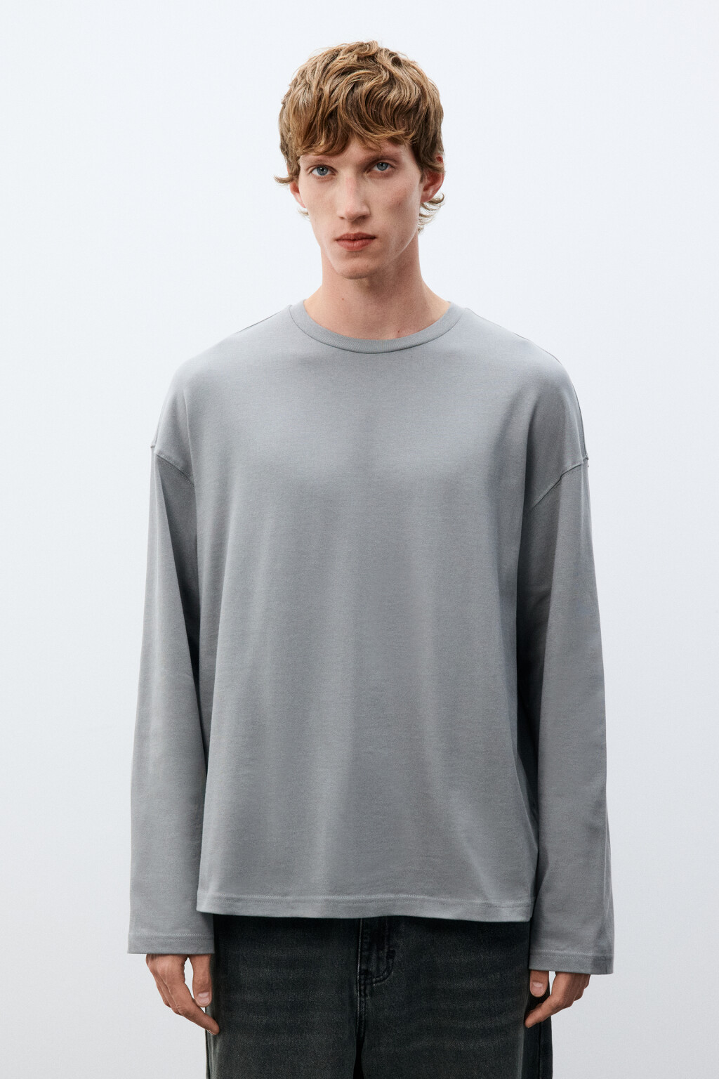 Лонгслив из хлопкового трикотажа - цвет серый - 2