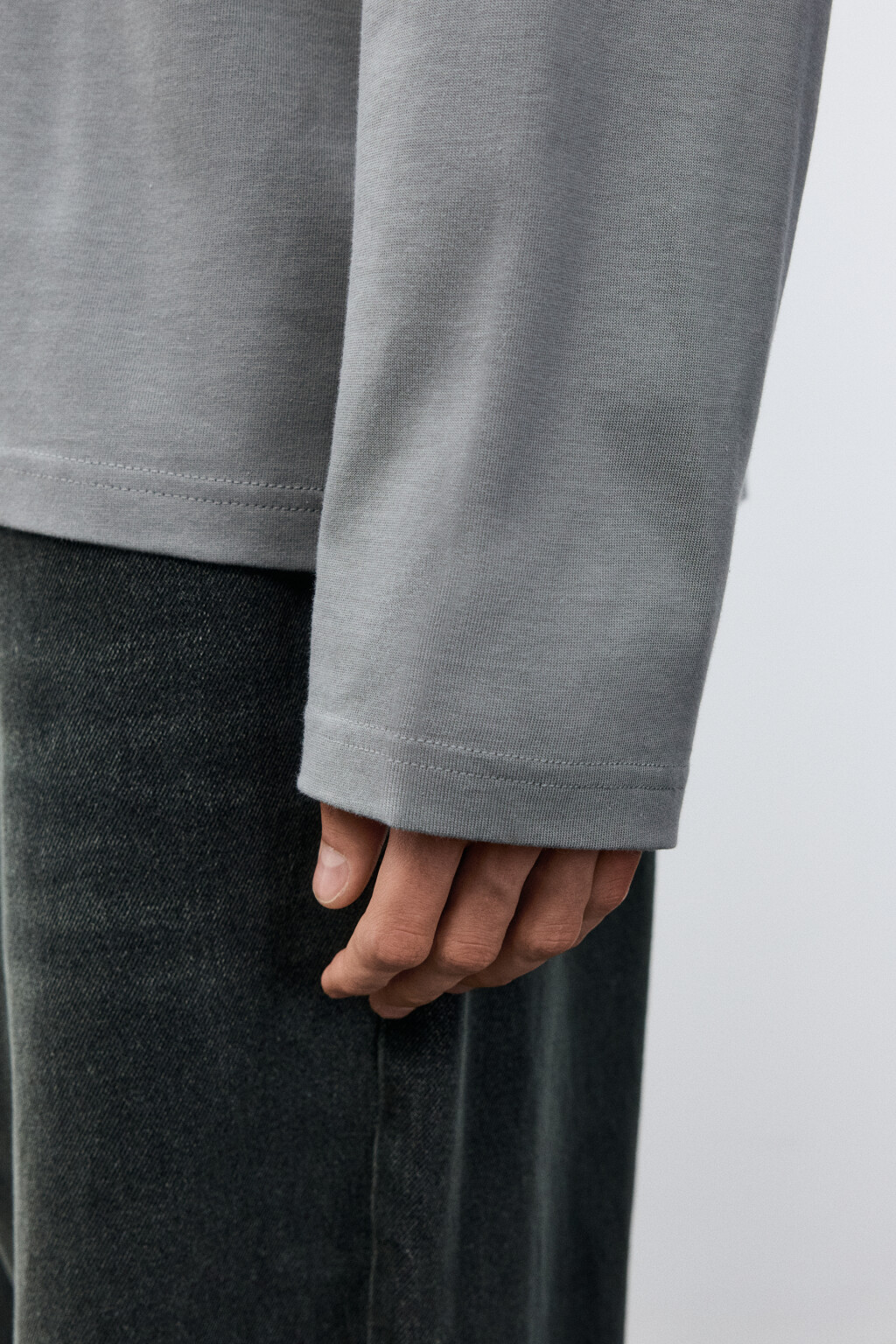 Лонгслив из хлопкового трикотажа - цвет серый - 6