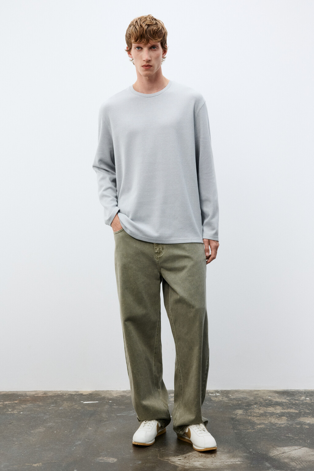 Лонгслив из фактурного трикотажа - цвет серый - 4