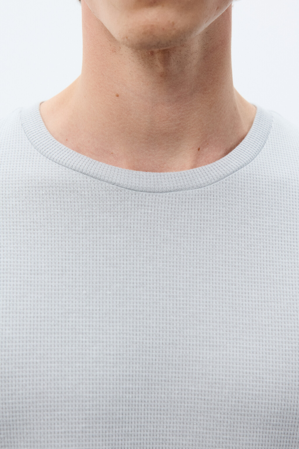 Лонгслив из фактурного трикотажа - цвет серый - 5